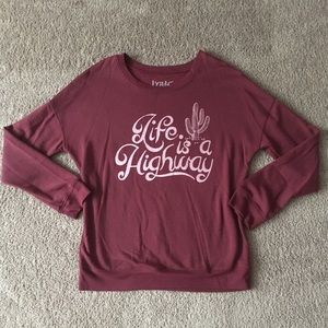 🖤Long sleeve maroon tee shirt/sweat shirt🖤